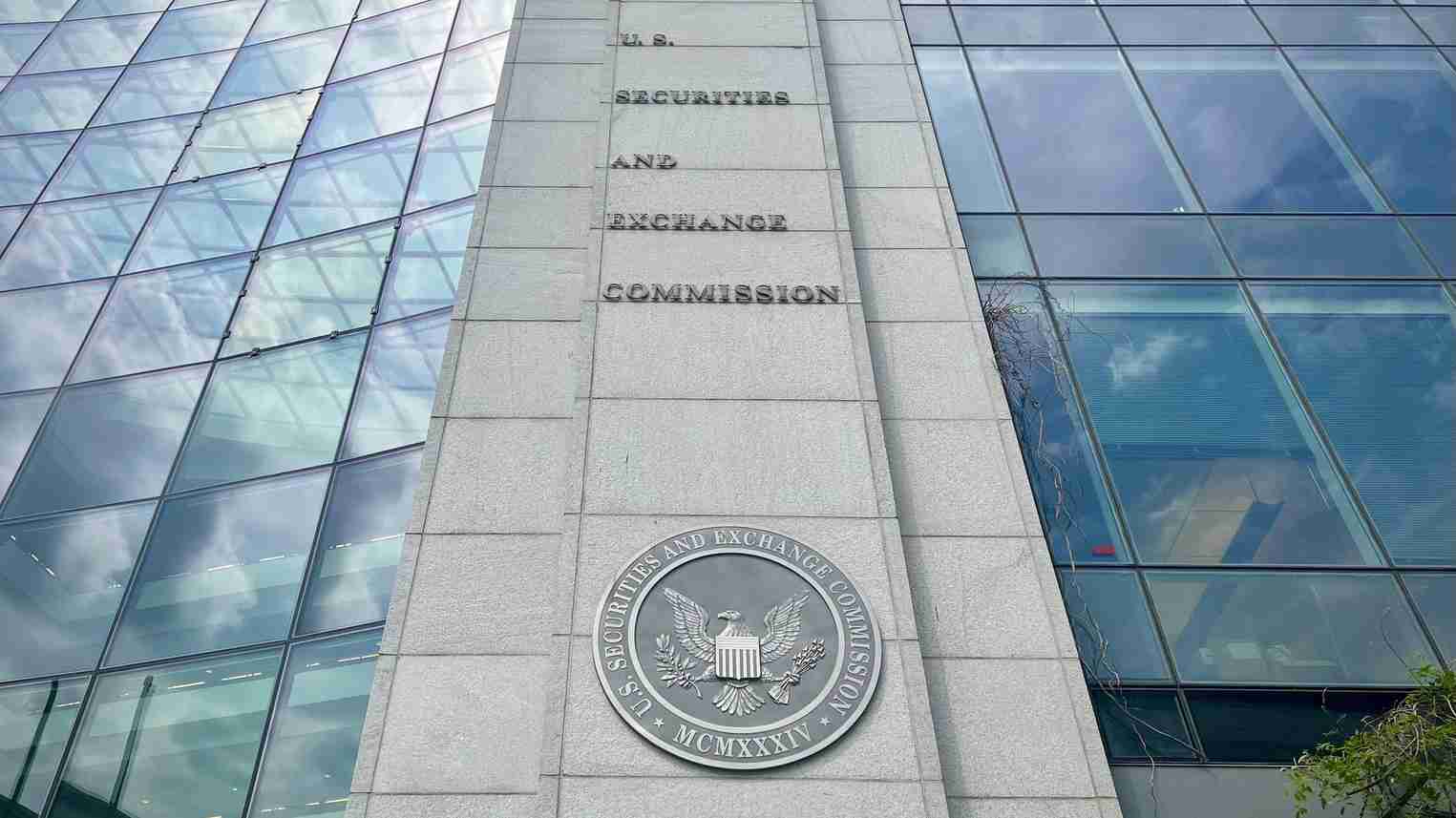 美国证券交易委员会要求发行人撤回19b 4s；ETF可能“极快”获批