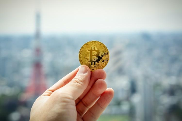 比特币长期持有者出现抛售迹象——反转即将到来
